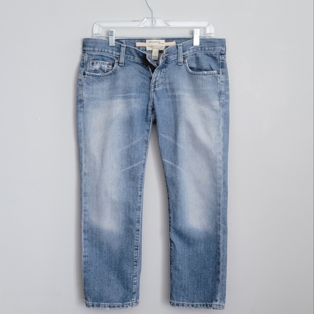 Abercrombie & Fitch Cropped Denim Jeans